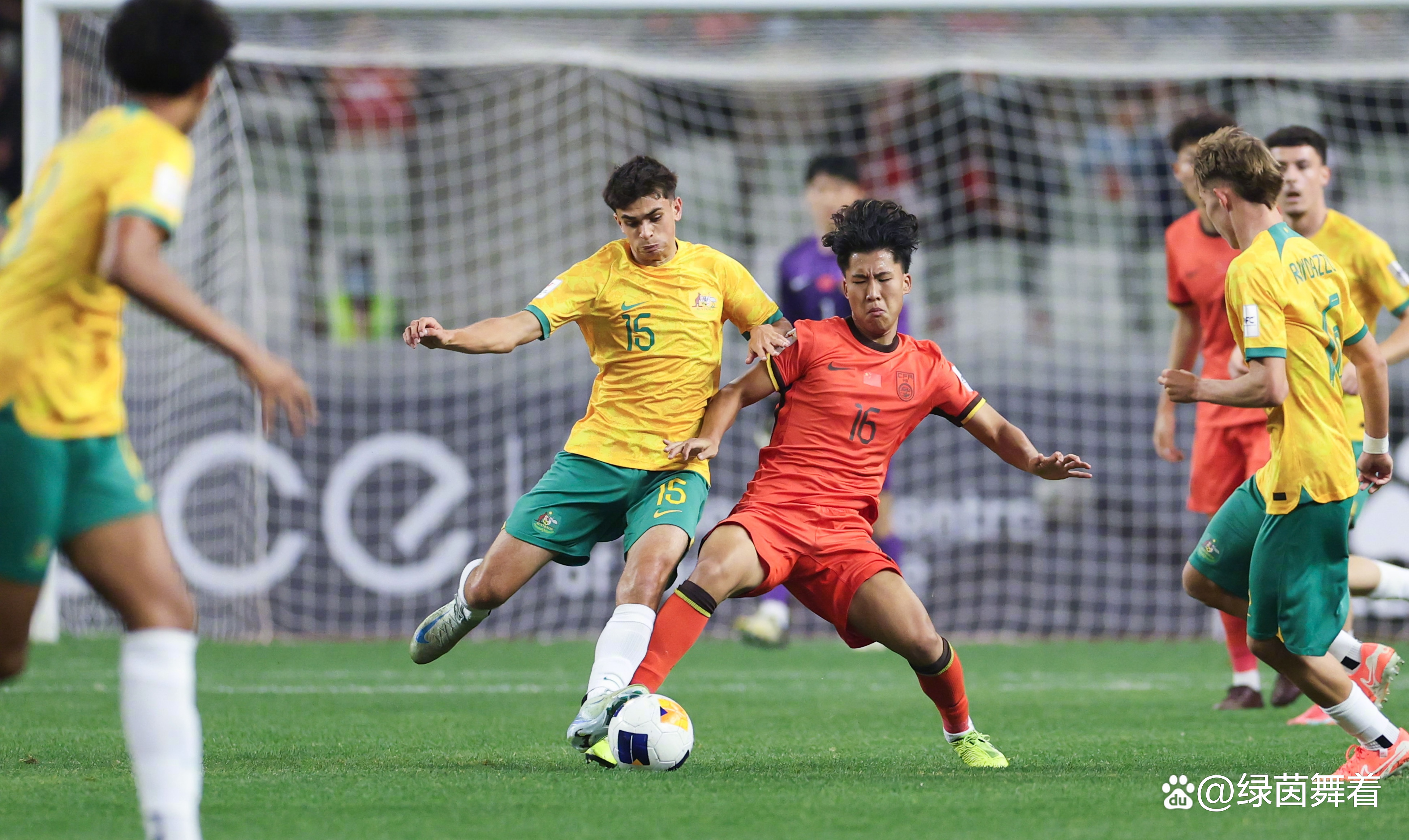 关于全国足球联赛激战正酣,球队实力均衡角逐激烈的信息 关于全国足球联赛激战正酣,球队实力均衡角逐激烈的信息