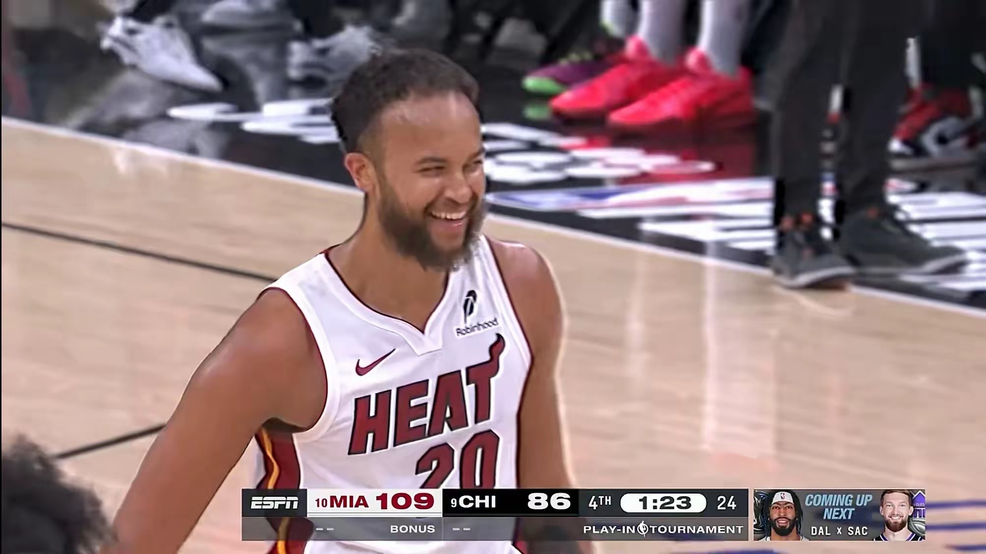 热火客场大胜雷霆,继续领跑 热火客场大胜雷霆,继续领跑