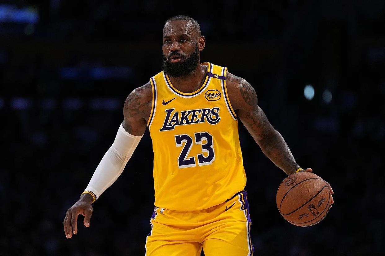 火箭全队爆发,大胜湖人 火箭全队爆发,大胜湖人