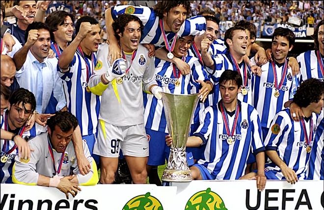 包含罗马主场战胜对手，挺进欧战的词条