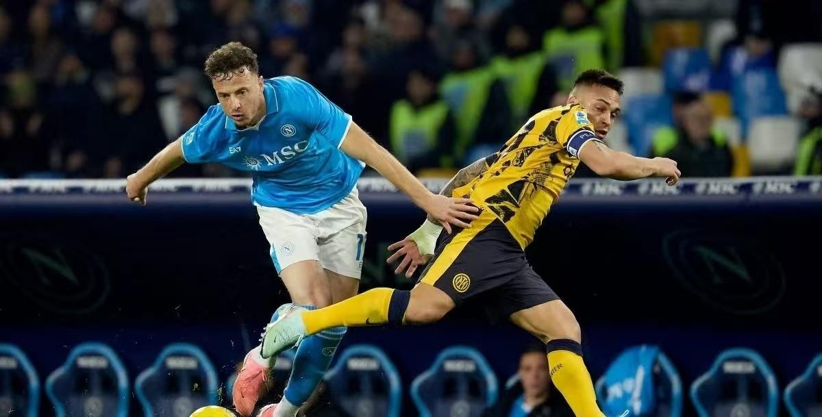 关于意甲联赛榜首争夺激烈,竞争白热化的信息 关于意甲联赛榜首争夺激烈,竞争白热化的信息