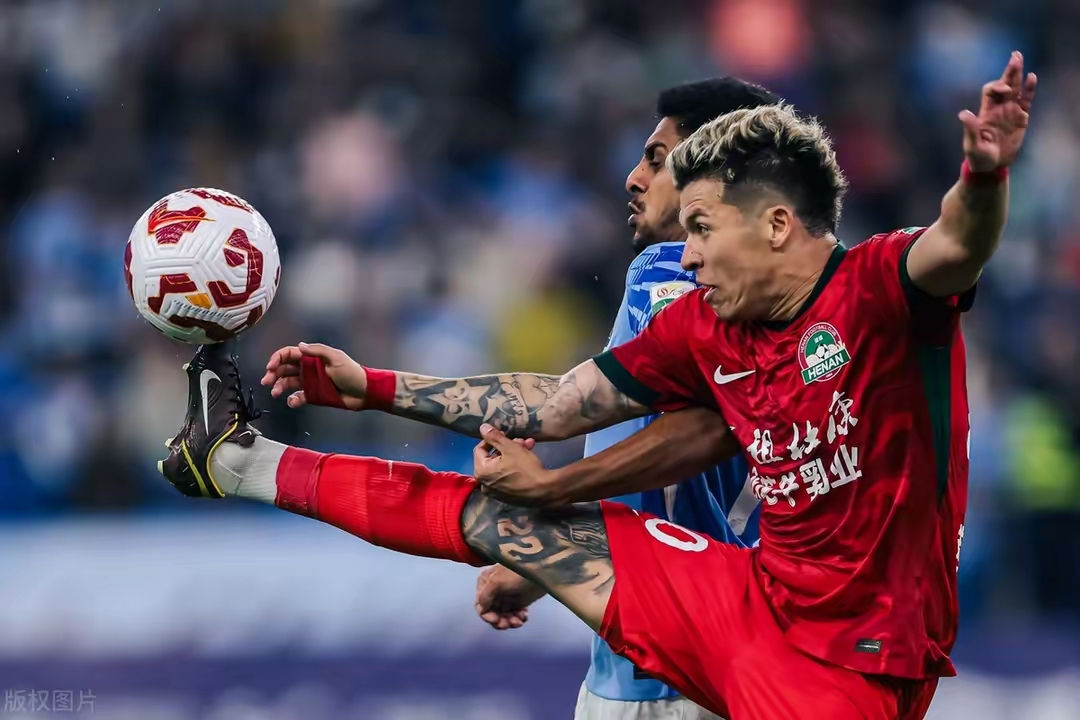 精彩对决展现出全方位实力，球队用全力争胜的简单介绍